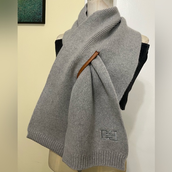 New- Bally Men’s Scarf - Picture 4 of 15